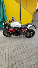 Speed triple R