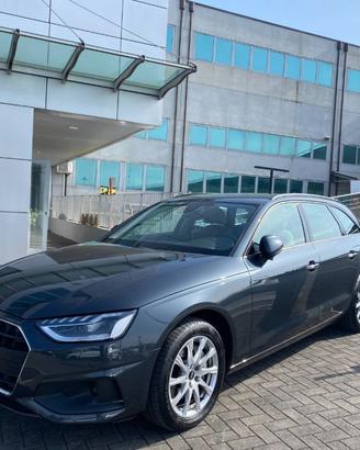 AUDI A4 Avant 40 TDI quattro S tronic Business A