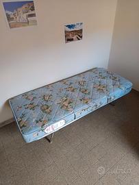 Letto singolo con rete e materasso ortopedico