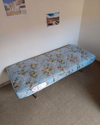 Letto singolo con rete e materasso ortopedico