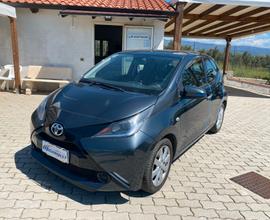 Toyota Aygo 1.0 VVT-i 69 CV 5 porte x-play TSS