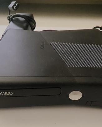 Xbox 360 + 3 joypad + 8 giochi