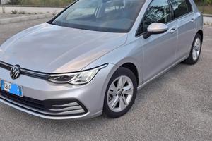 VOLKSWAGEN GOLF 8