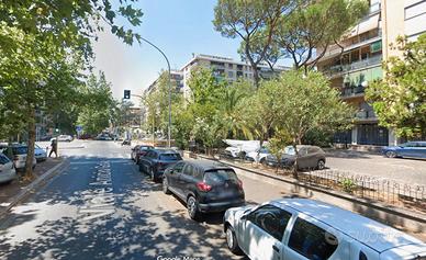 Stanza singola con bagno privato vicino metro a