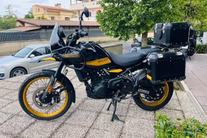 ROYAL ENFIELD Himalayan TUTTO INCLUSO ANCHE PASS