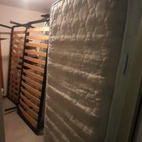 2 reti singole e 2 materassi singoli