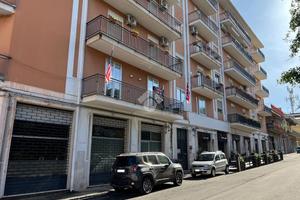 5 LOCALI A GIARRE