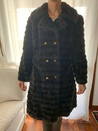 Cappotto di pelliccia ecologica nero