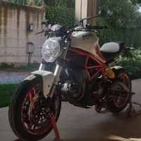 Ducati monster 797