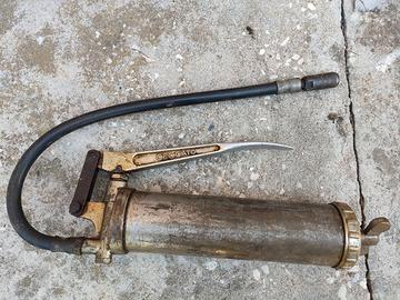 Ingrassatore a leva epoca Ceccato