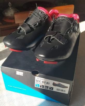 Scarpe e pedali ciclismo