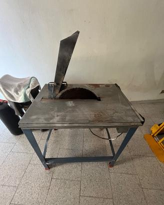 Taglia legna elettrica