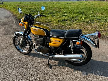 Suzuki gt550