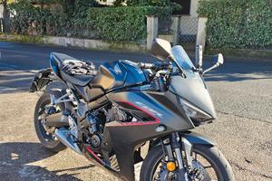 Honda CBR 650 R E-Clutch (2025)