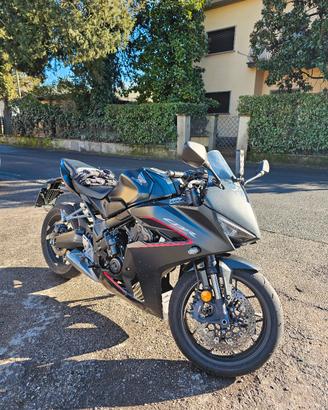 Honda CBR 650 R E-Clutch (2025)