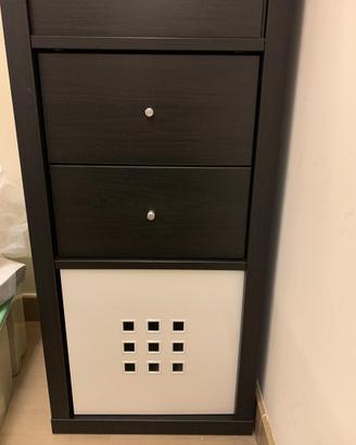 Contenitore Kallax Ikea con accessori