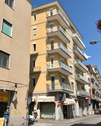 Negozio di 70 mq c.a. - uso investimento