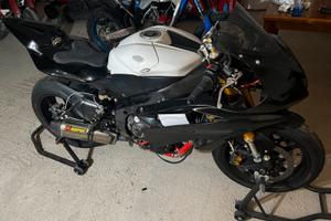 Yamaha R6