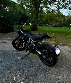 Ducati Scrambler Icon Dark 45kw patente A2