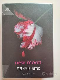 Libro “New Moon”