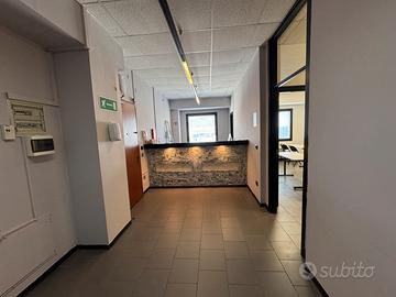 Ufficio 150mq con 4 posti auto