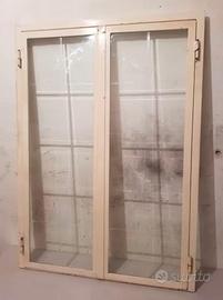 sportelli vetrina o finestra