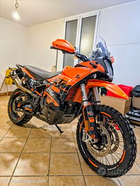 KTM 890 R fine 2023 Super Accessoriata