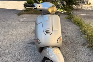 Vespa Piaggio ET4 125 del 2003 – NON FUNZIONANTE