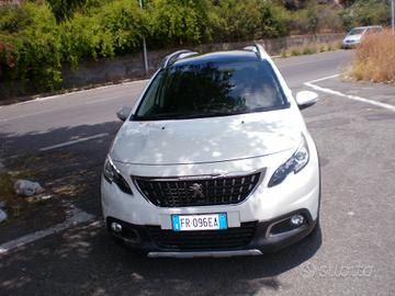 Peugeot 2008 BlueHDi 100 S&S Allure