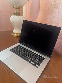 MacBook Air  15” M3 2024- 8 GB RAM- 256 come nuovo