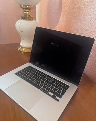 MacBook Air  15” M3 2024- 8 GB RAM- 256 come nuovo