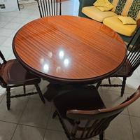 Tavolo rotondo e 6 sedie in legno 