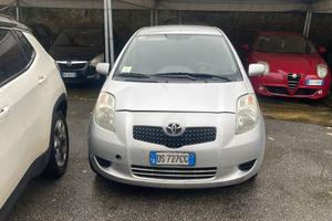 TOYOTA Yaris 1.0 5 porte Sol