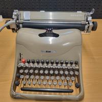 macchina da scrivere Olivetti M80