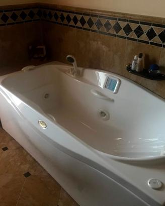 VASCA IDROMASSAGGIO JACUZZI