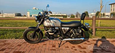 Moto Guzzi V7 II Special
