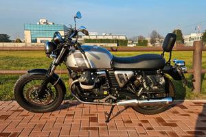 Moto Guzzi V7 II Special
