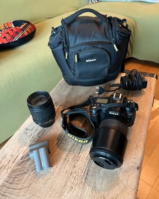 Nikon D90 - singola o corredata