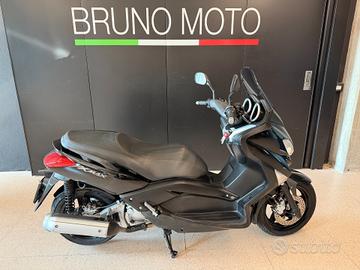 Yamaha X-Max 250