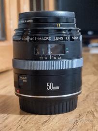 Canon EF 50mm f2.5 compact macro