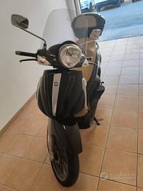Beverly 300 tourer anno 2009