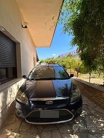 Ford Focus Station Wagon, colore blu