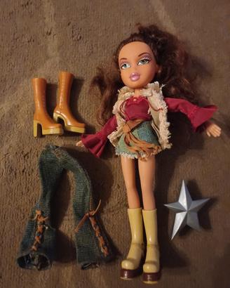 Bambola Bratz con vestiti e accessorio