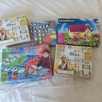  5 scatole di giocattoli 