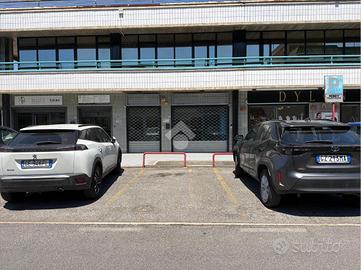 NEGOZIO A CIAMPINO