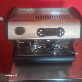 macchina da caffe con cialde per bar 