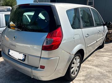 RENAULT GRAND SCENIC per ricambi usati