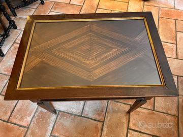 Tavolino da salotto in legno con piano in vetro