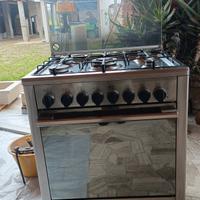 cucina a gas con forno elettrico 