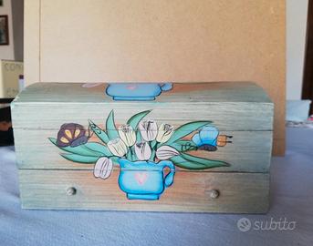 Cofanetto portagioie in legno